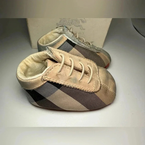 Burberry Bosco Check infant shoes size 17 - Picture 1 of 10